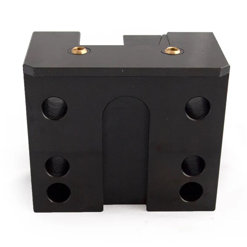 Bolt On face turning toolholder, clamping capacity 25x25mm, bolt grid 35x76 mm
